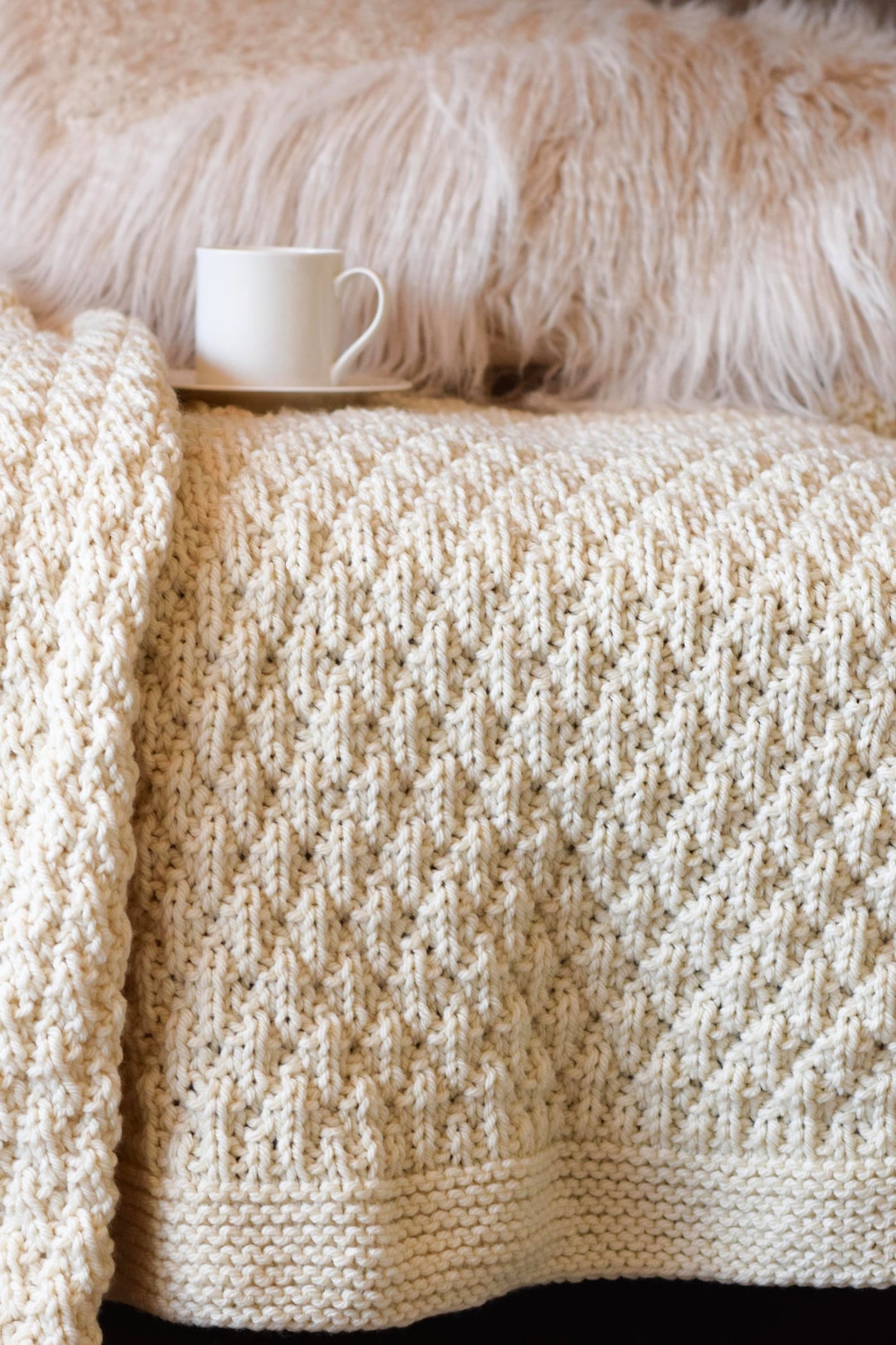 Quilted-Look Chunky Blanket Knitting Pattern