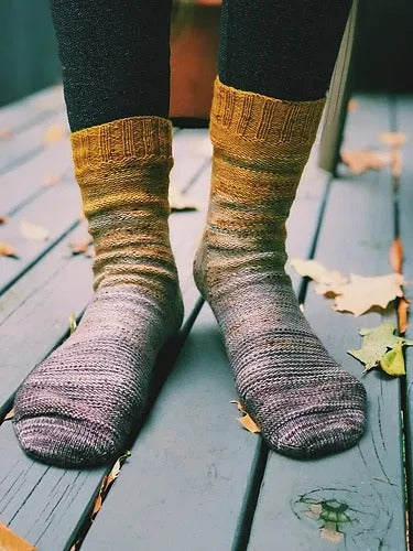 Pom-pom Quarter Socks Knitting Pattern