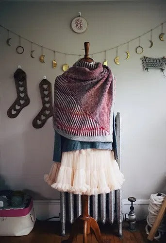 Textured Two-Color Shawl Knitting Pattern