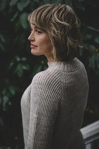 Classic Raglan Pullover Knitting Pattern