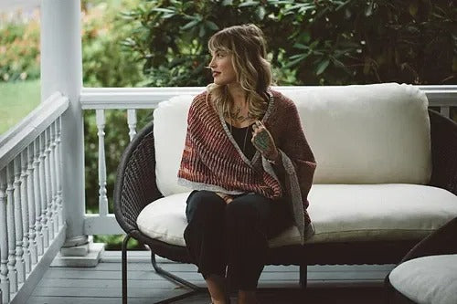 Textured Two-Color Shawl Knitting Pattern